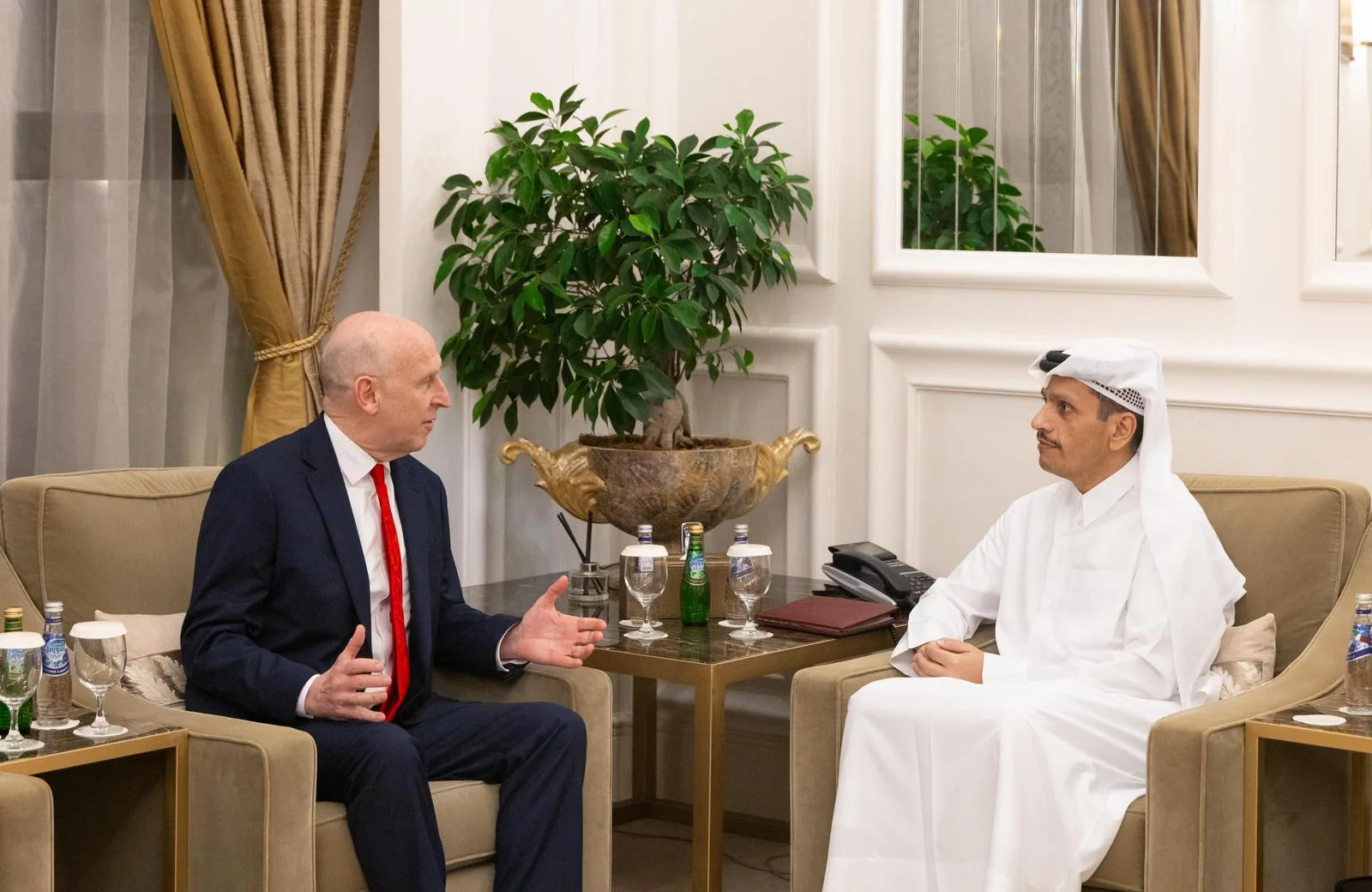 UK, Qatar Discuss Regional Military Tensions and Iranian Attacks on Infrastructure